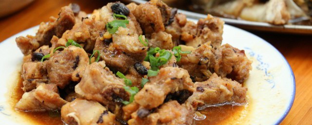 广东蒸排骨的做法是什么呢(广东菜蒸排骨的做法)