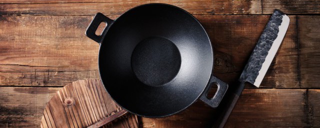 怎么把平底锅开锅(平底铁锅如何开锅)