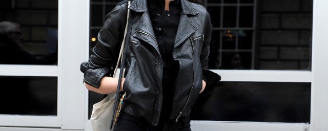 在家里怎样保养皮衣(自己在家怎样保养皮衣)