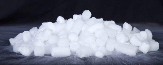 如何使用干冰(如何使用干冰制冷)