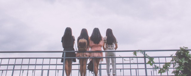 青春荒唐我不负你是什么意思(青春不负你,青春不负我什么意思)