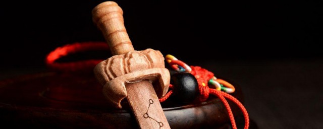 怎么保养桃木(怎么保养桃木簪不裂)