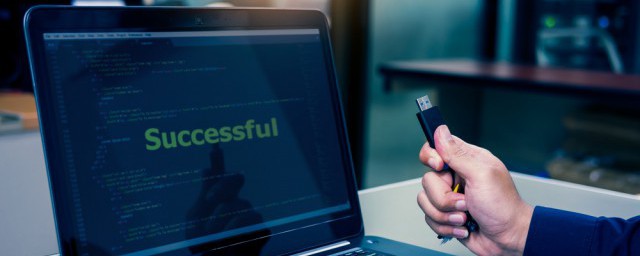 环幕屏跟曲面屏有什么区别(环幕屏和曲面屏哪个好)