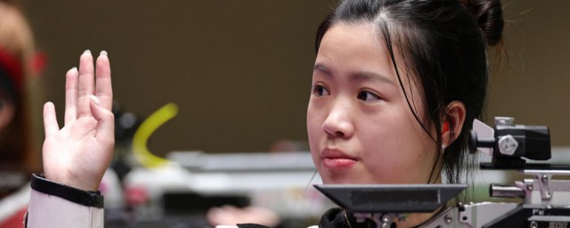 运动员杨倩个人资料(运动员杨倩个人资料简介英语)