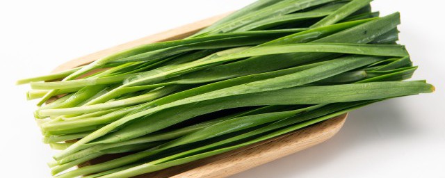 做韭菜炒鸭血的步骤及配方(韭菜鸭血怎么炒好吃又简单)