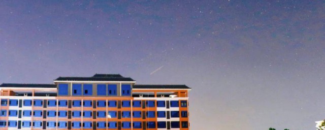 忽闪忽闪的意思(一忽闪的意思)