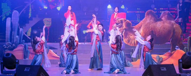 什么是花场走秀(花场走秀模特是什么意思)