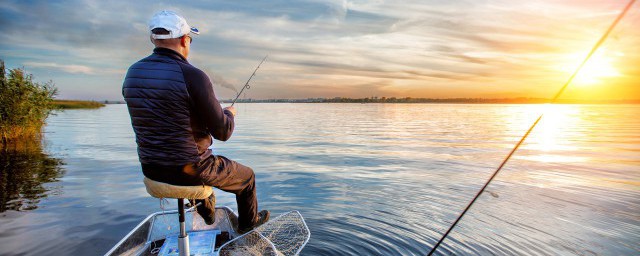 雨天钓鱼下雨天好钓鱼吗(下雨天钓鱼是不是好钓一点)