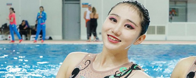 梁馨枰个人简介(梁馨生活照片)