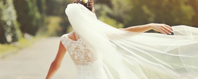 梦到拍婚纱照的寓意(梦见拍婚纱照的)