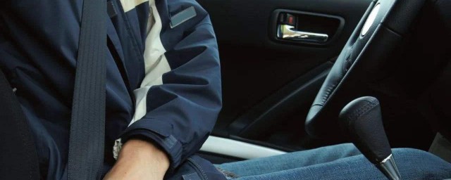 安全带使用多少年应检查一次(安全带使用期限是几年检查一次)