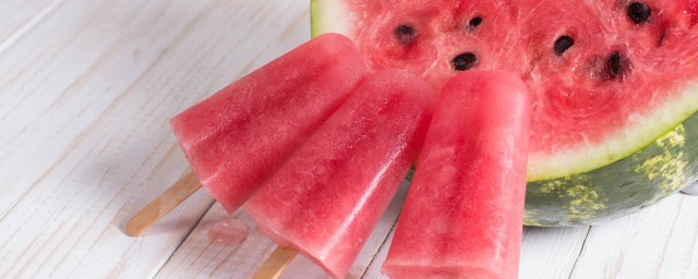 自制冰棒简单步骤(怎样自制冰棒)