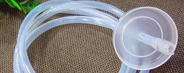 怎么让管子自动吸水(怎么样让吸管自动吸水)