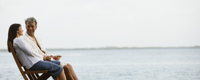 有关爱情的英文带翻译句子(关于爱情的唯美句子带英文翻译)