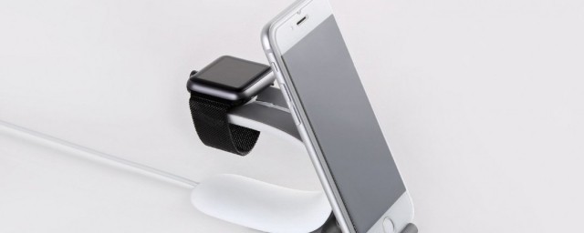 支撑手机的架子名字(架子当手机支架)