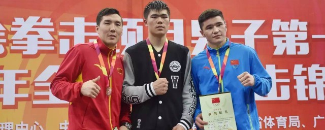 托合塔尔别克唐拉提汗早年经历(托合塔尔别克·唐拉提汗简历)