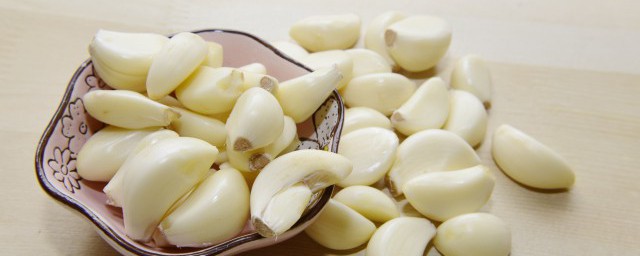 怎么做蒜油(油蒜的做法)