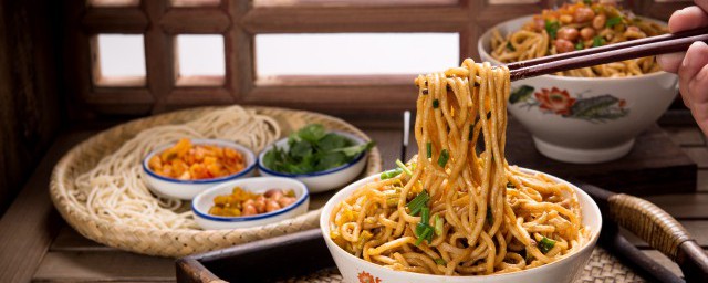 麻汁凉面怎么做(麻汁凉面怎么做才好吃窍门)