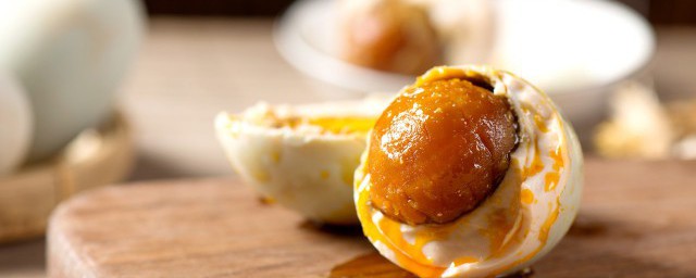 咸蛋黄可以做什么美食(咸蛋黄可以做什么美食视频)