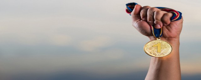 中国举重队志在改写历史(中国举重队出征)