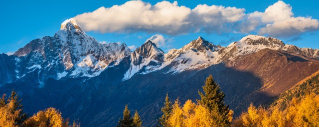 四姑娘山介绍(四姑娘山介绍加图片)