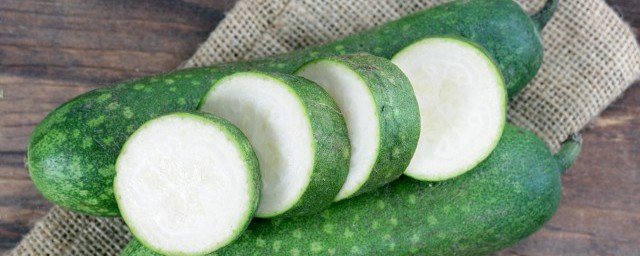 冬瓜饺子馅怎么做(冬瓜饺子馅怎么做好吃视频教程)