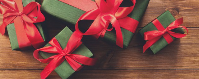 关于女生给男生送荷包的寓意介绍(男生送荷包给女生的含义)