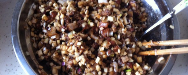 猪肉茄子馅饺子的制作方法(正宗猪肉茄子馅饺子怎么做才好吃)