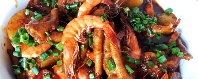 怎么做明虾煲(明虾煲食材)