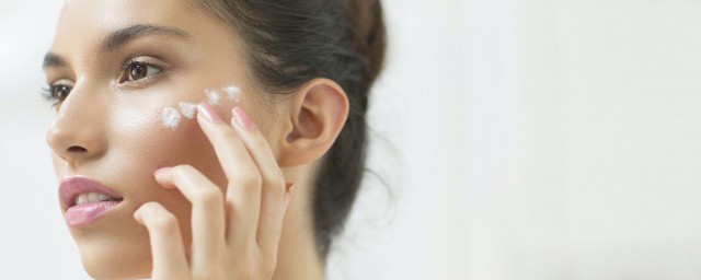 让皮肤变白的方法(有没有可以让皮肤变白的方法)