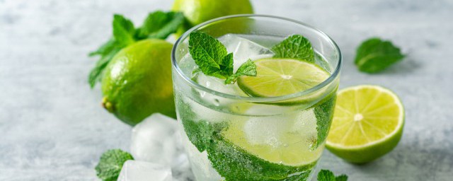 怎么做柠檬绿茶(绿茶柠檬茶怎么做)