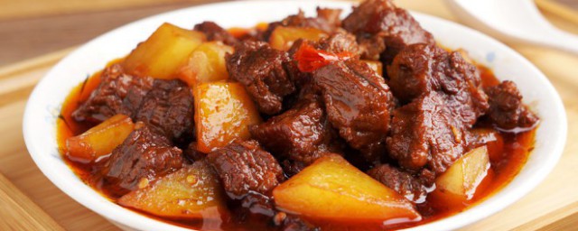 怎么做牛腩炖土豆(土豆炖牛腩怎么做法)