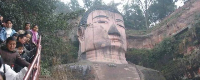 中国5A级旅游景区乐山大佛的简介(四川省乐山市大佛景区)