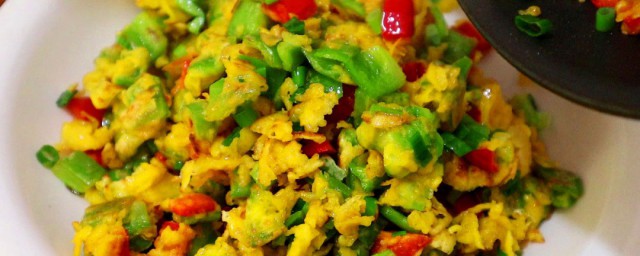 辣椒炒面粉怎么做(辣椒炒面粉的做法窍门)