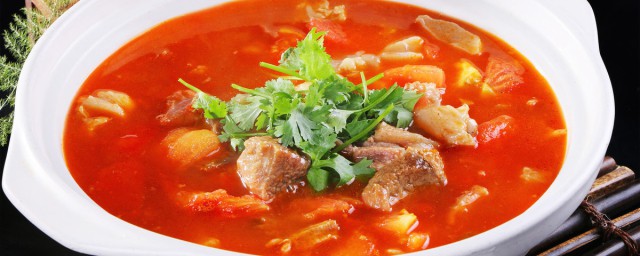 番茄炖牛腩的家常做法(番茄炖牛腩的家常做法窍门)