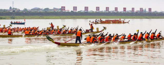 划龙舟的人统称叫划手对吗(赛龙舟划龙舟的人叫什么)