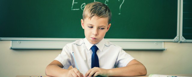 少年自有凌云志的意思介绍(少年心事当拏云的意思)