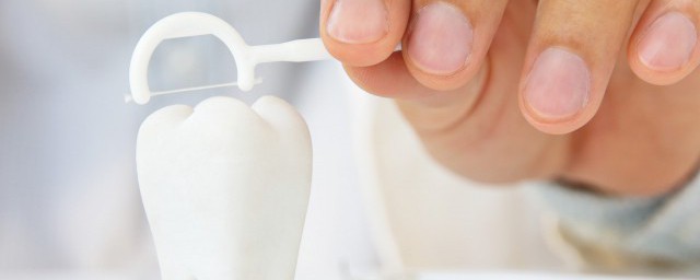 关于人长的多余的牙齿(有很多多余的牙齿)