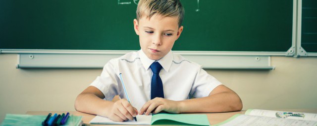 破晓而生踏浪前行的解释(破晓而生,踏浪而行,热泪盈眶 亦是成长)