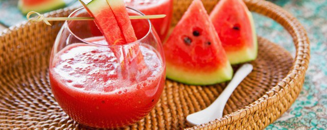 西瓜汁的做法步骤(简易西瓜汁的做法大全)