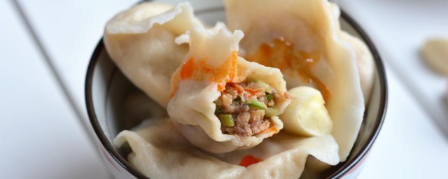 西葫芦蒸饺做法大全(大厨教你做西葫芦蒸饺)