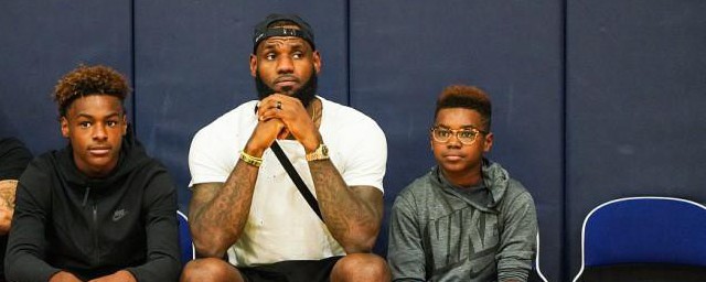 詹姆斯两个儿子分别名字叫什么(詹姆斯二儿子名字)