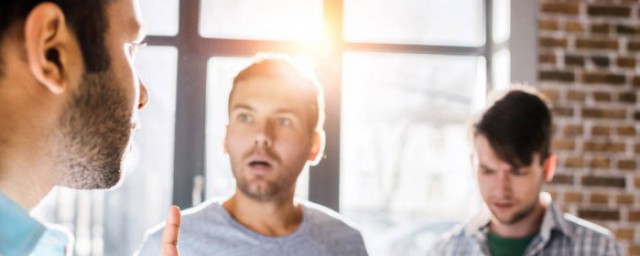 关于少攀谈多沉潜清醒而独立的意思(少攀谈,多沉潜的意思)