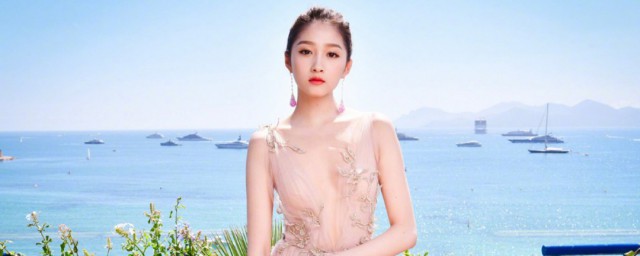 关晓彤介绍(关晓彤介绍北京小吃视频)