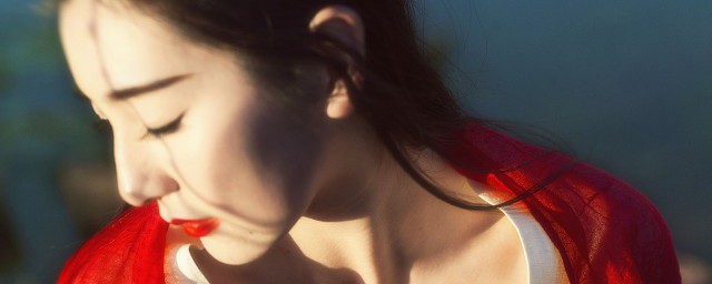 端庄妩媚意思介绍(妩媚优雅的意思是什么)