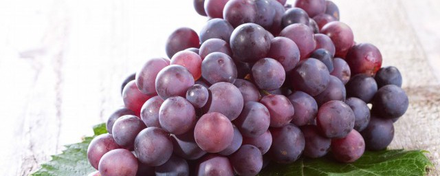 葡萄泡酒的简单做法(泡葡萄酒怎么做的图片看看)