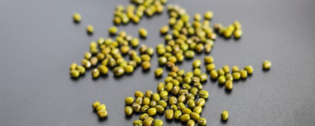 冰糖绿豆汤怎么熬(绿豆冰糖水怎么熬)