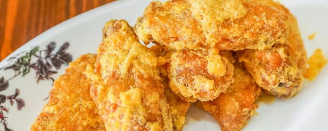 蛋黄鸡翅怎么做(蛋黄鸡翅怎么做好吃窍门)