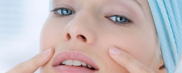 关于锁骨上面的那块肌肉名称介绍(锁骨上面那块肌肉叫什么)