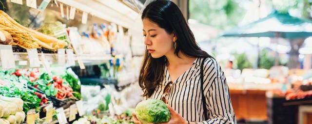 选购食品时应注意什么(选购食品时应注意的事宜)